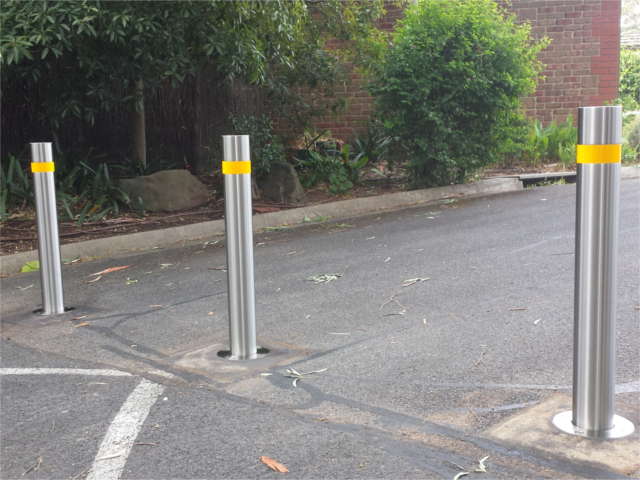 Sentry MK2 Retractable Bollards