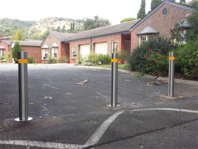 Sentry MK2 Retractable Bollards